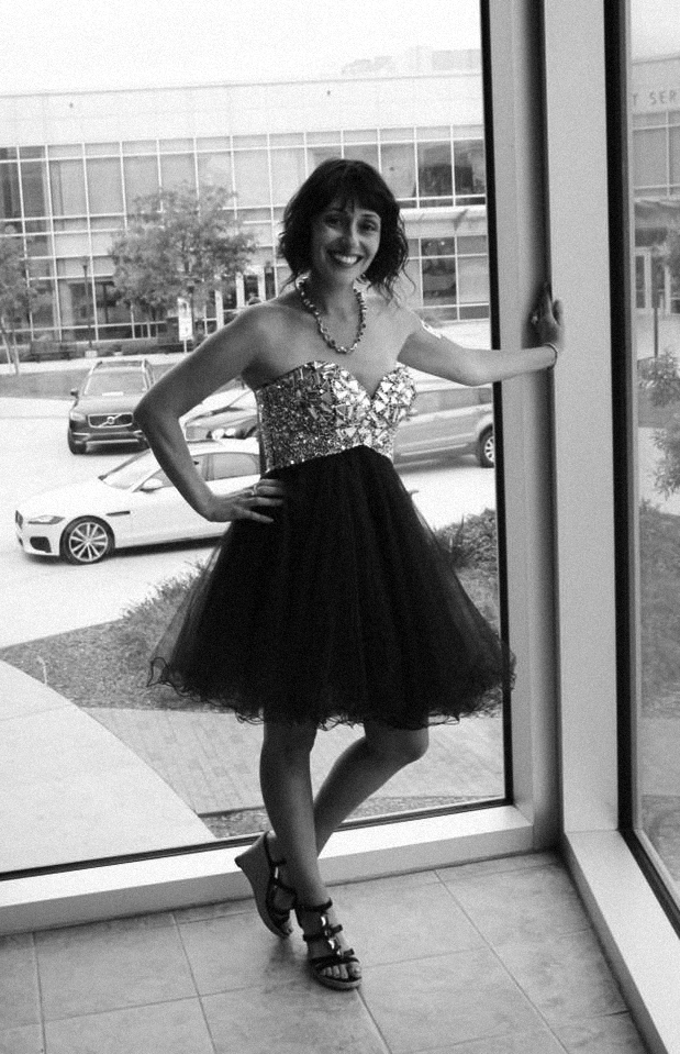 A picture of Alla Zelster fundraising.